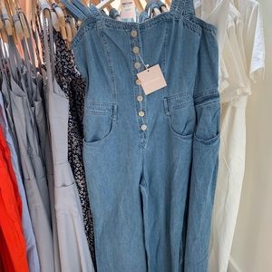Kittenish denim jumpsuit (off the shoulder) size L